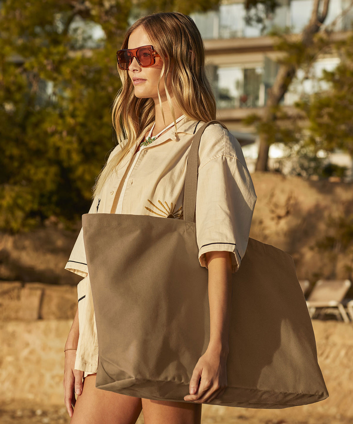 Oversized canvas tote bag - roomy, durable everyday carry for market, beach & travel