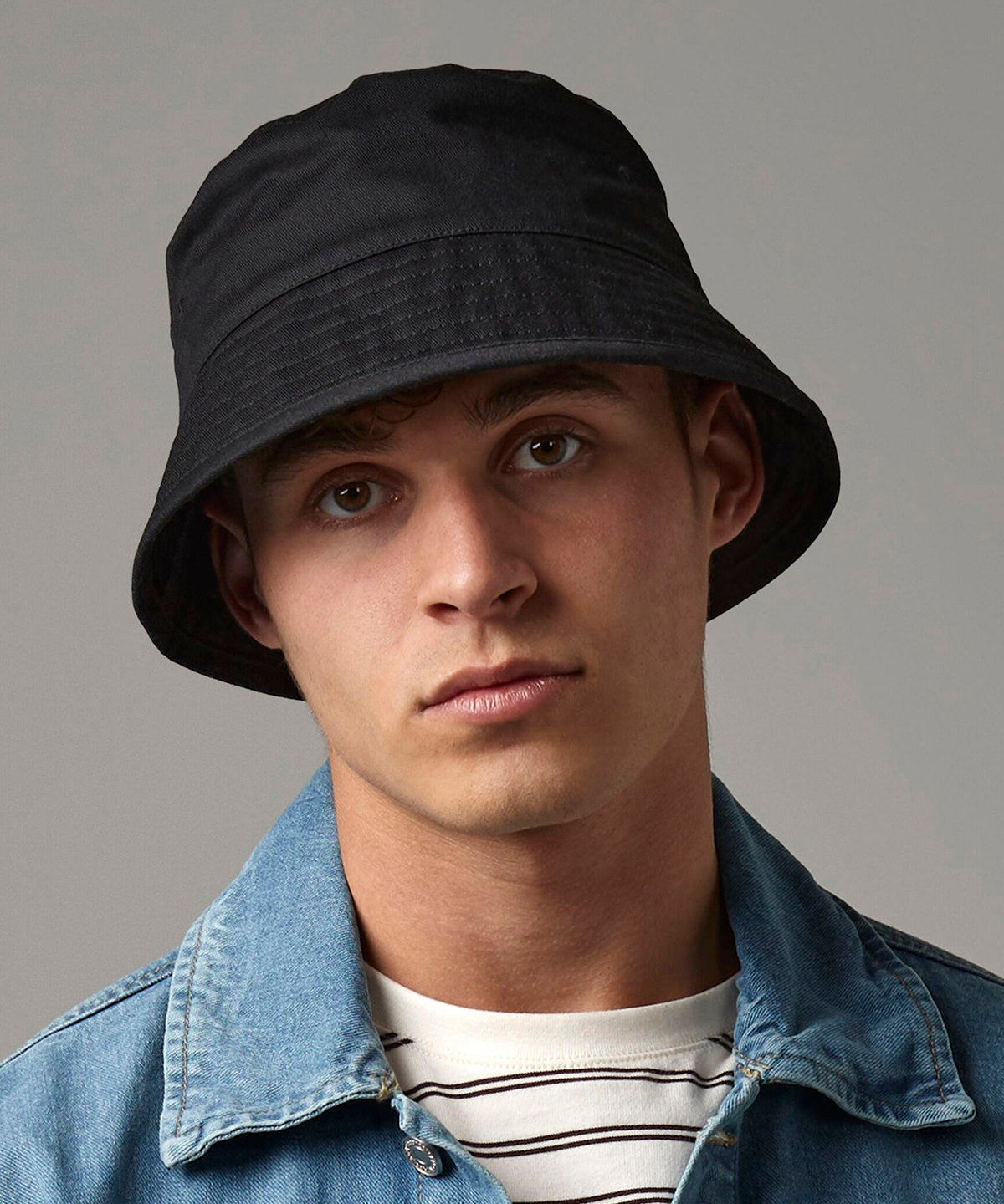 Organic cotton bucket hat in multiple sizes and colors for versatile outdoor wear