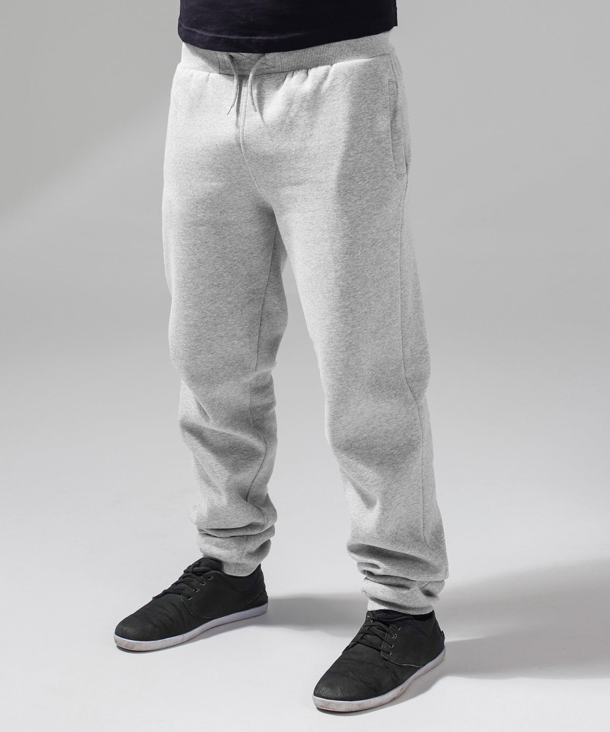 Heavy Sweatpants in Durable Fabric for All Sizes and Comfort