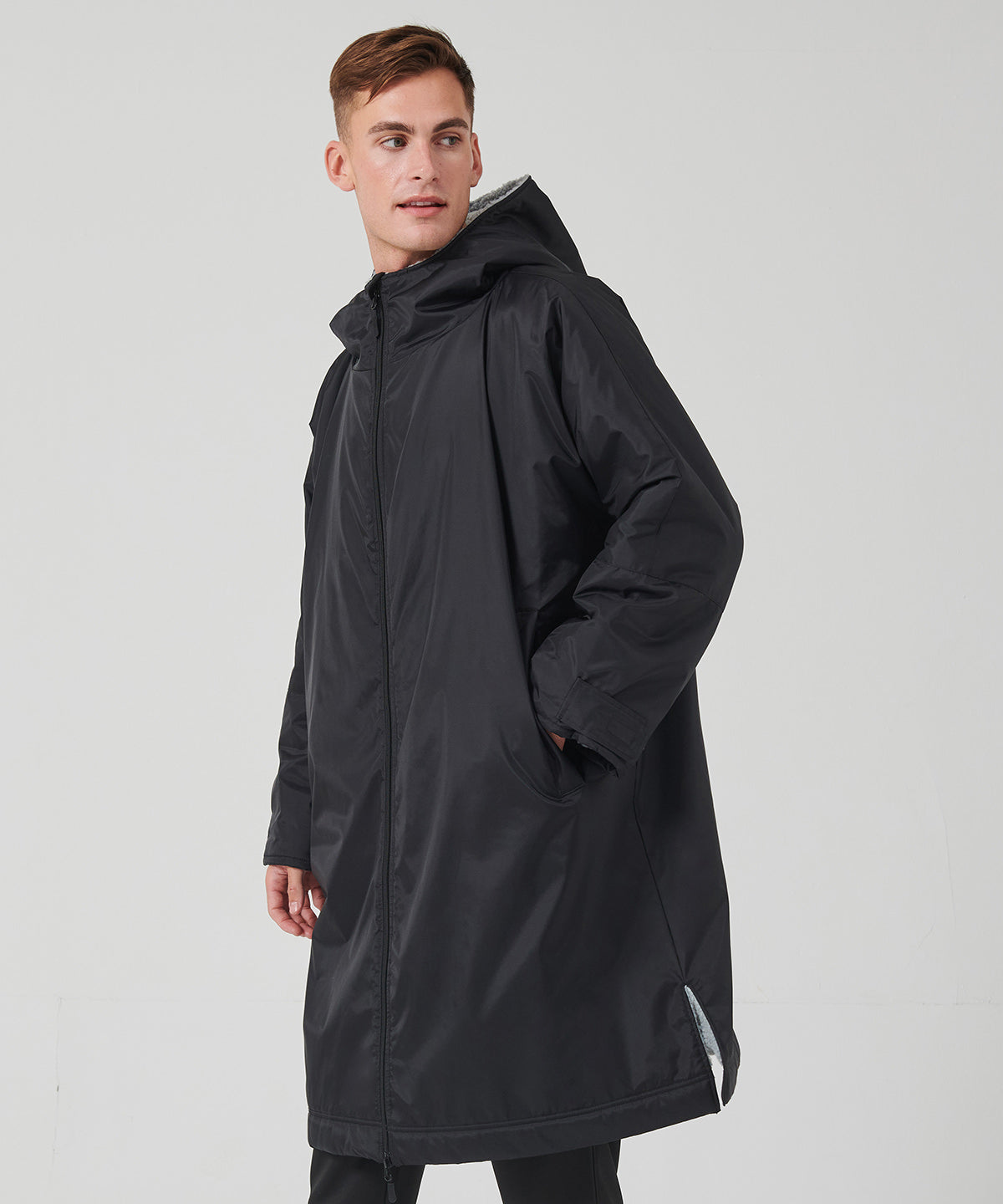 All-weather robe - Durable, water-resistant outdoor robe for everyday protection