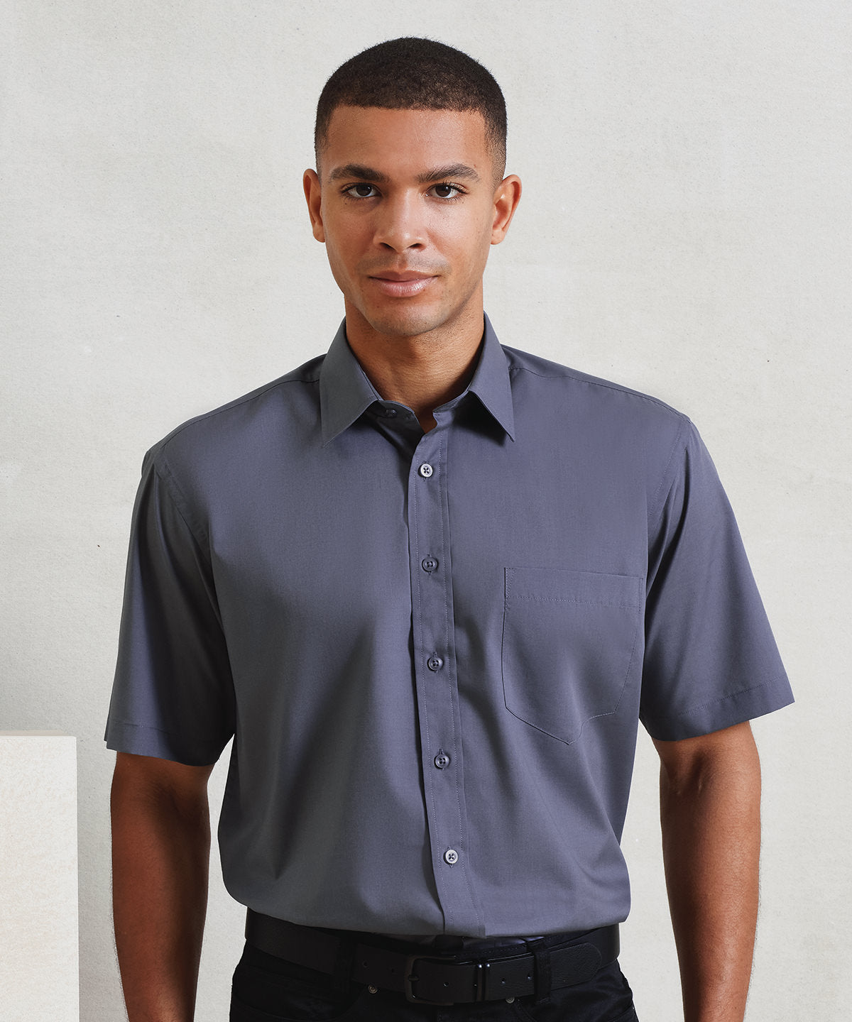 Short sleeve poplin shirt - Short sleeve poplin shirt in assorted sizes and colors