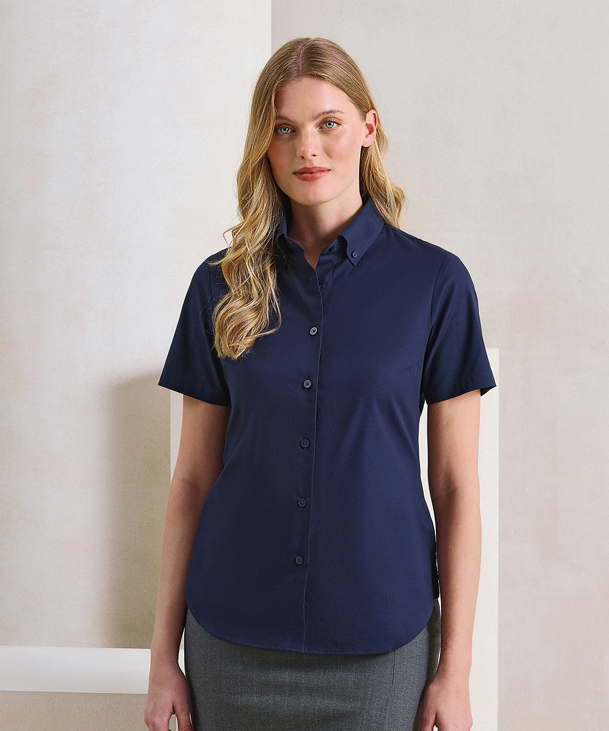 Women’s ‘Supreme’ Oxford Short Sleeve Shirt in Classic Fit and Premium Fabric