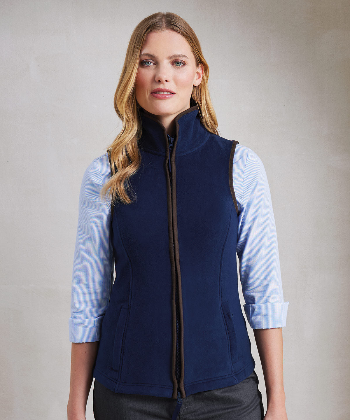 Women’s Artisan Fleece Gilet with Classic Two-Tone Design and Cozy Warmth